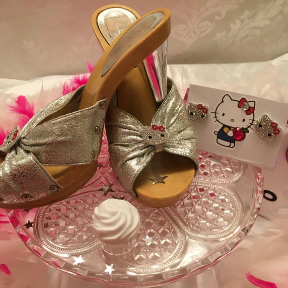 adorbale vinatge y2k heels and earings with crystal hello kitty details! - Picture 8 of 10